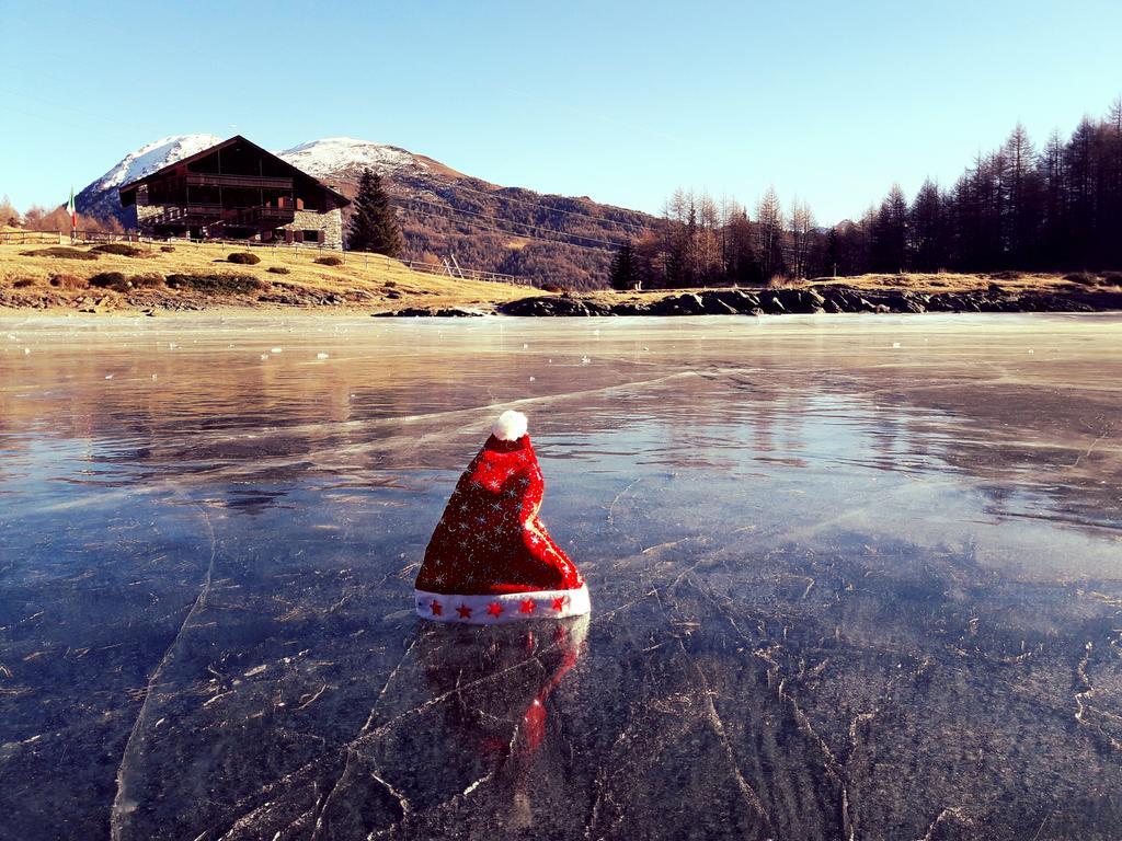 Rifugio Al Lago Del Mortirolo In Inverno Raggiungibile Solo A Piedi Monno 외부 사진