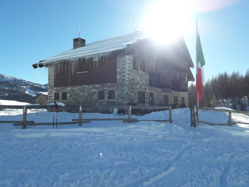 Rifugio Al Lago Del Mortirolo In Inverno Raggiungibile Solo A Piedi Monno 외부 사진