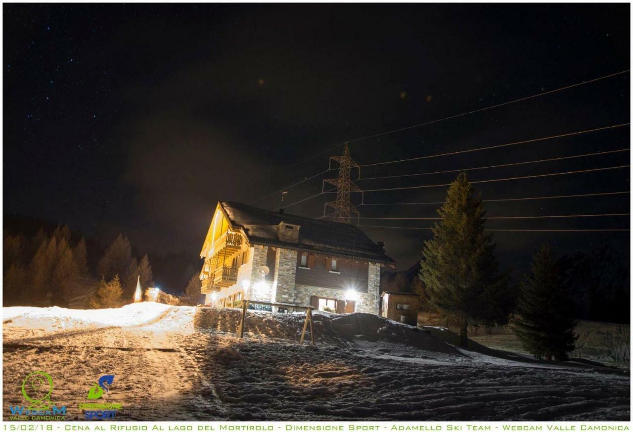 Rifugio Al Lago Del Mortirolo In Inverno Raggiungibile Solo A Piedi Monno 외부 사진